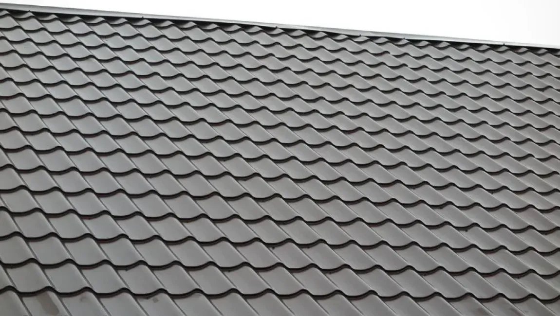 Metal roof installation for residential homes and commercial buildings in Maryland.
