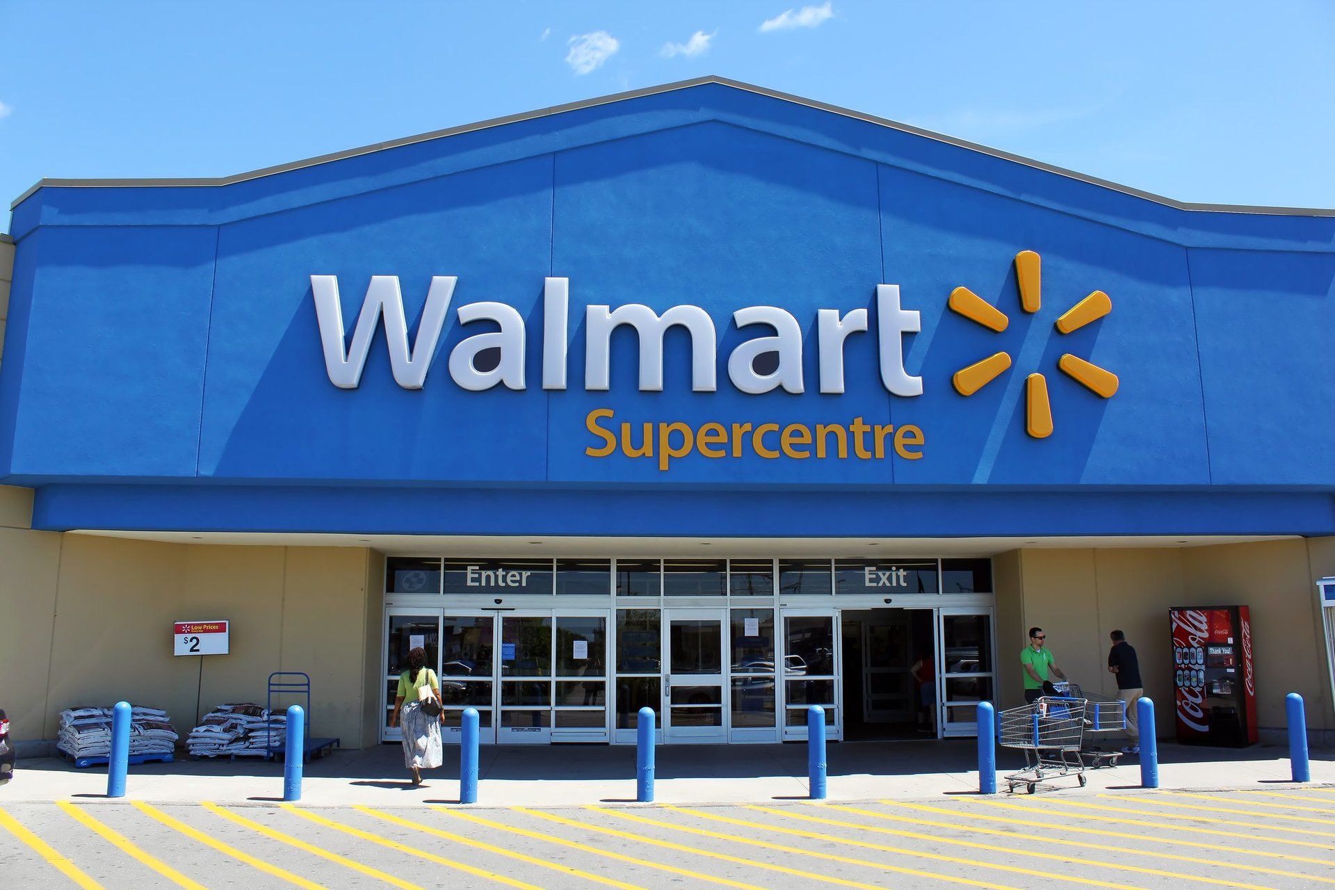 The front of a walmart supercentre store