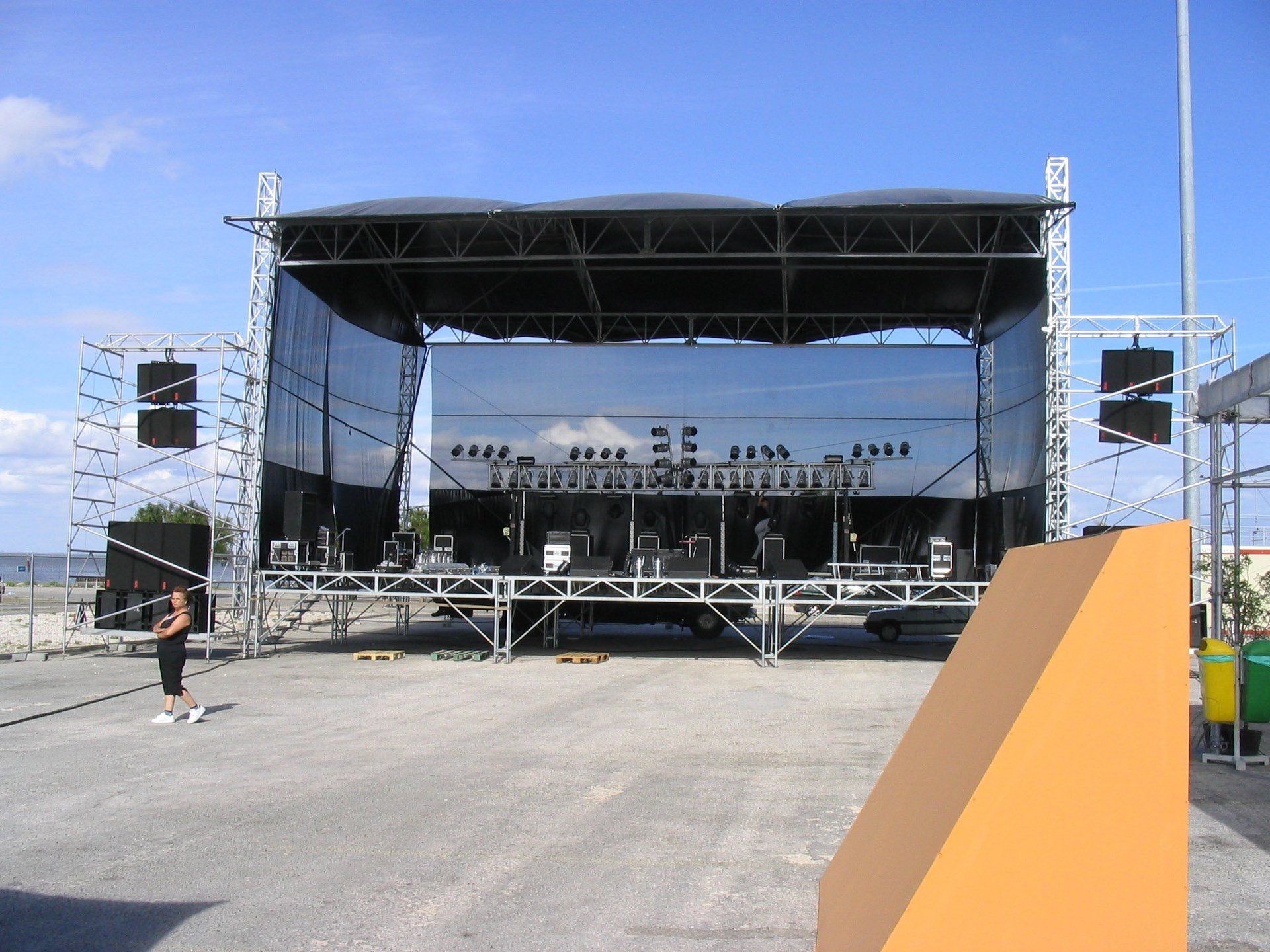 realizzazioni Arte e Strutture, Varese e Milano