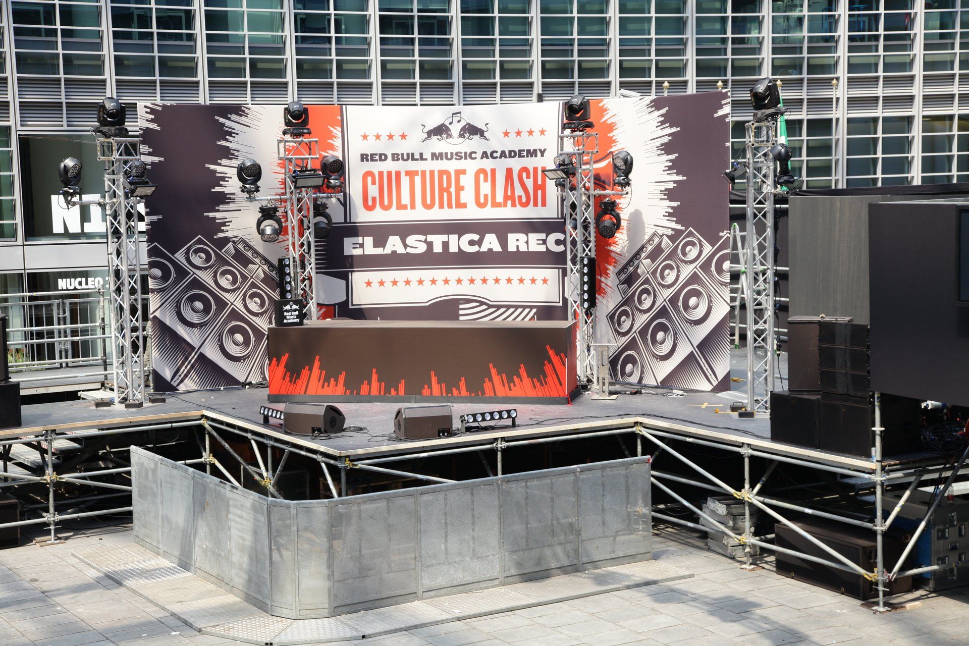 realizzazioni Arte e Strutture, Varese e Milano