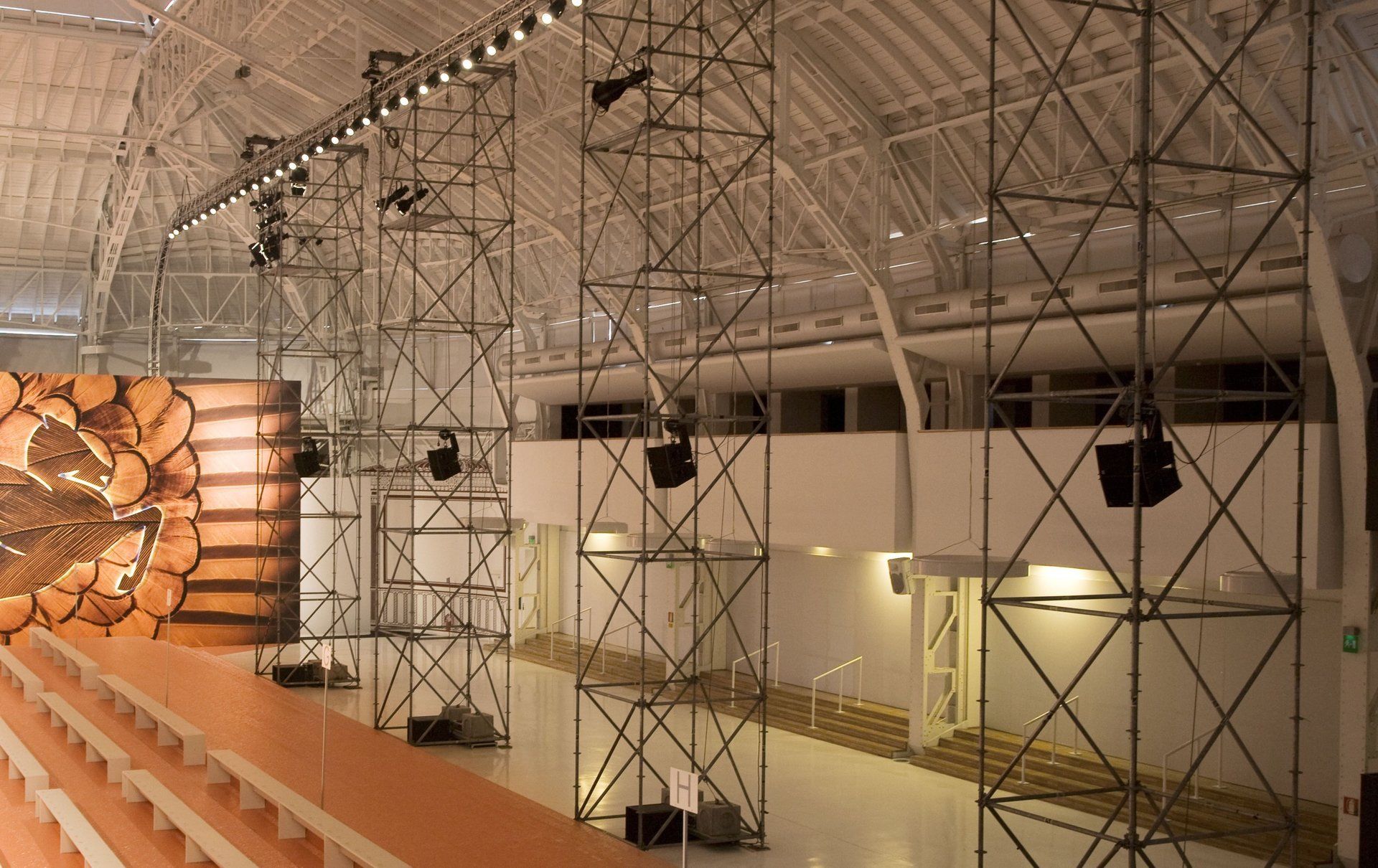 realizzazioni Arte e Strutture, Varese e Milano