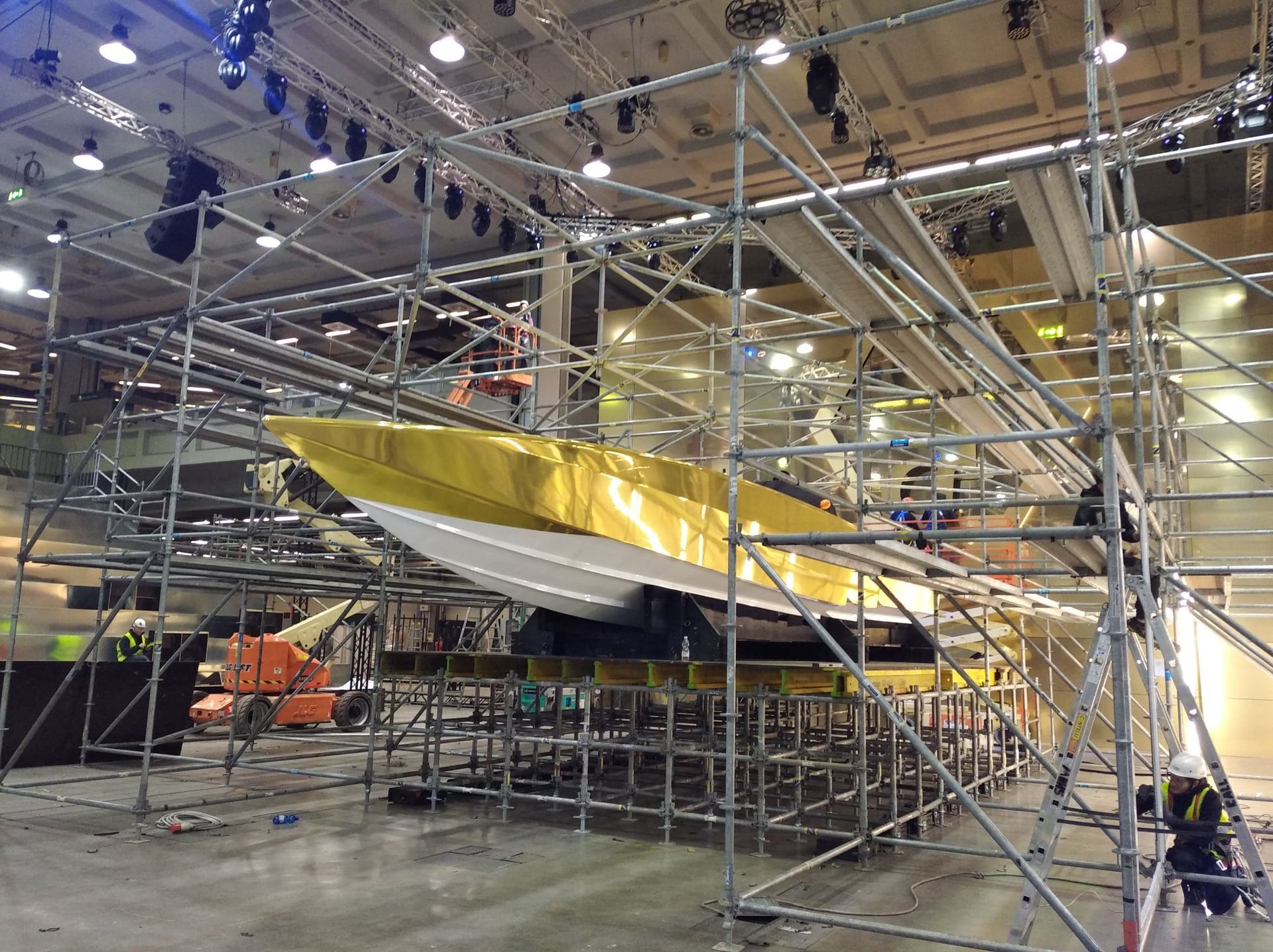 realizzazioni Arte e Strutture, Varese e Milano