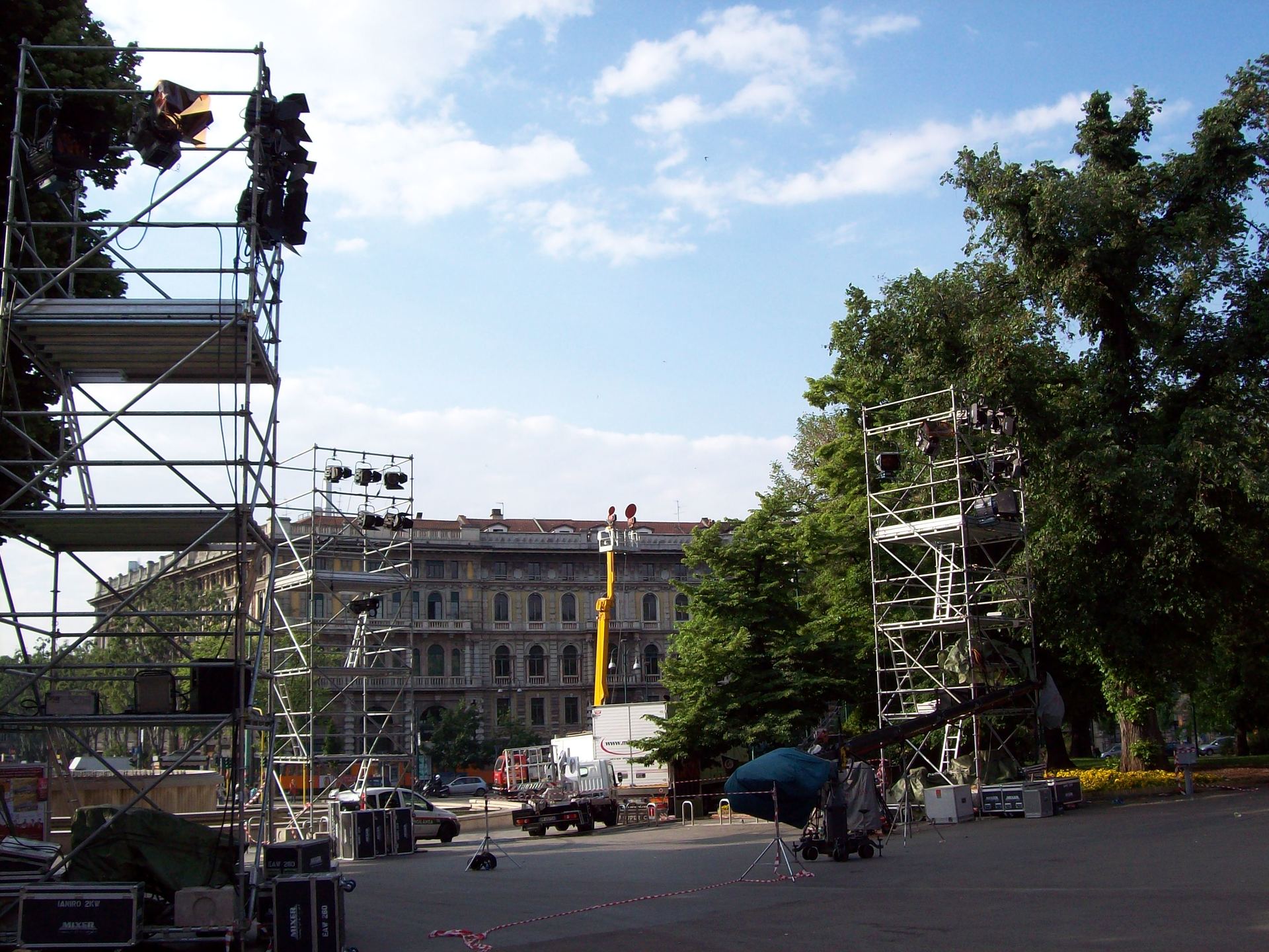 realizzazioni Arte e Strutture, Varese e Milano