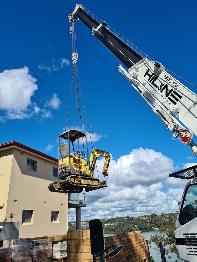 Crane truck hire