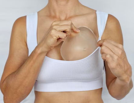 Lipoaspiração com Prótese de Silicone: Onde fazer a cirurgia combinada em São Paulo