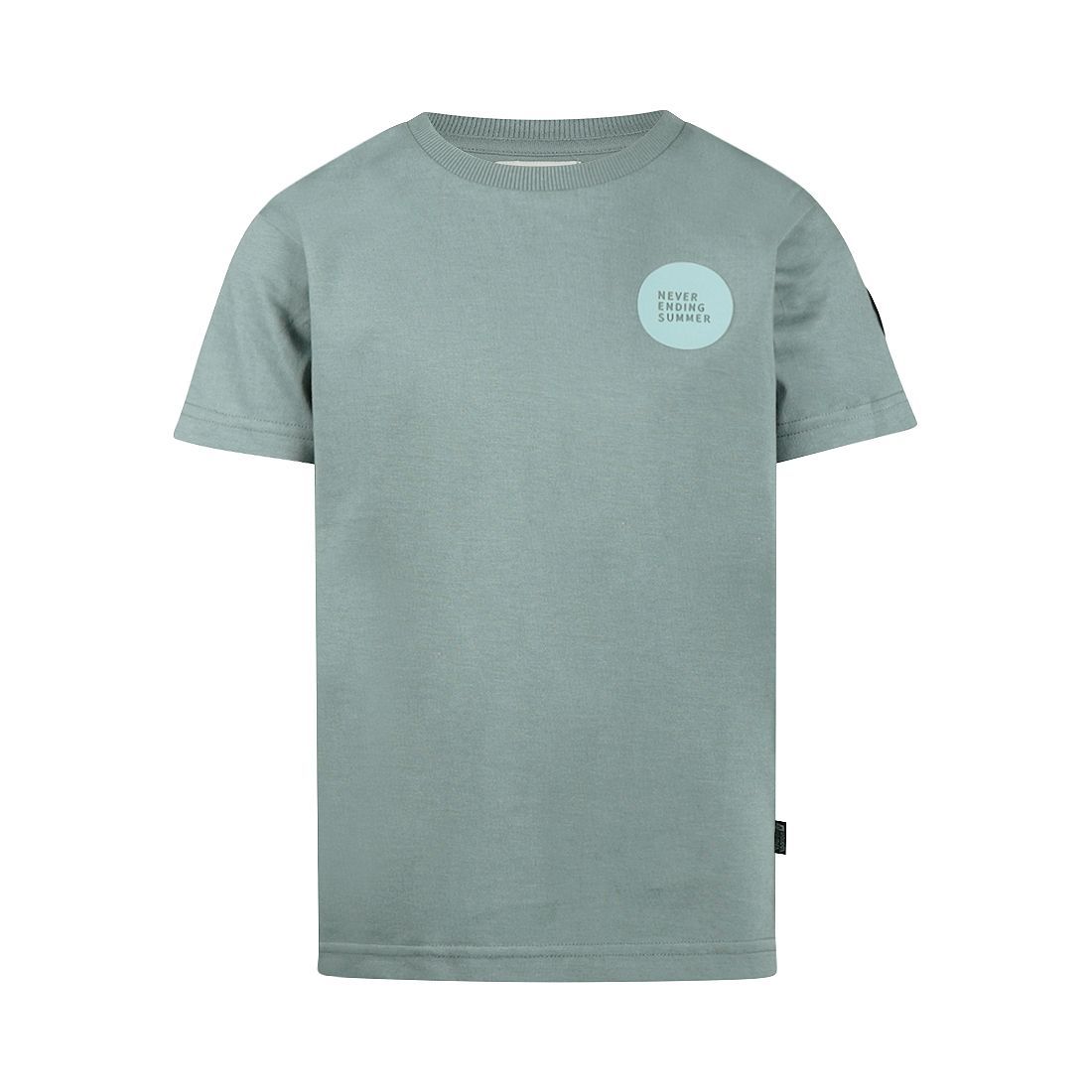 Lichtgrijs T-shirt met korte mouwen en een klein rond logo op de borst.
