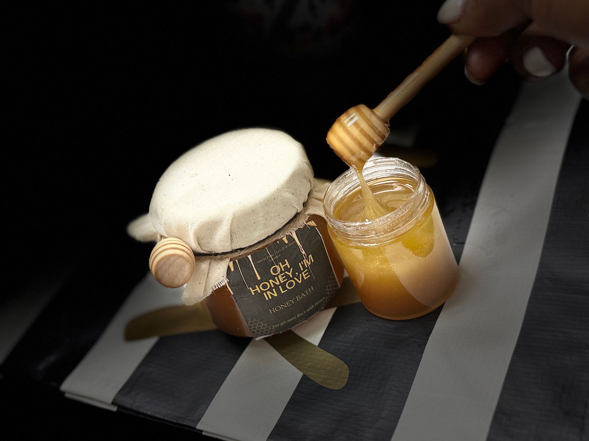 A natural humectant that keeps your skin and hair undeniable.