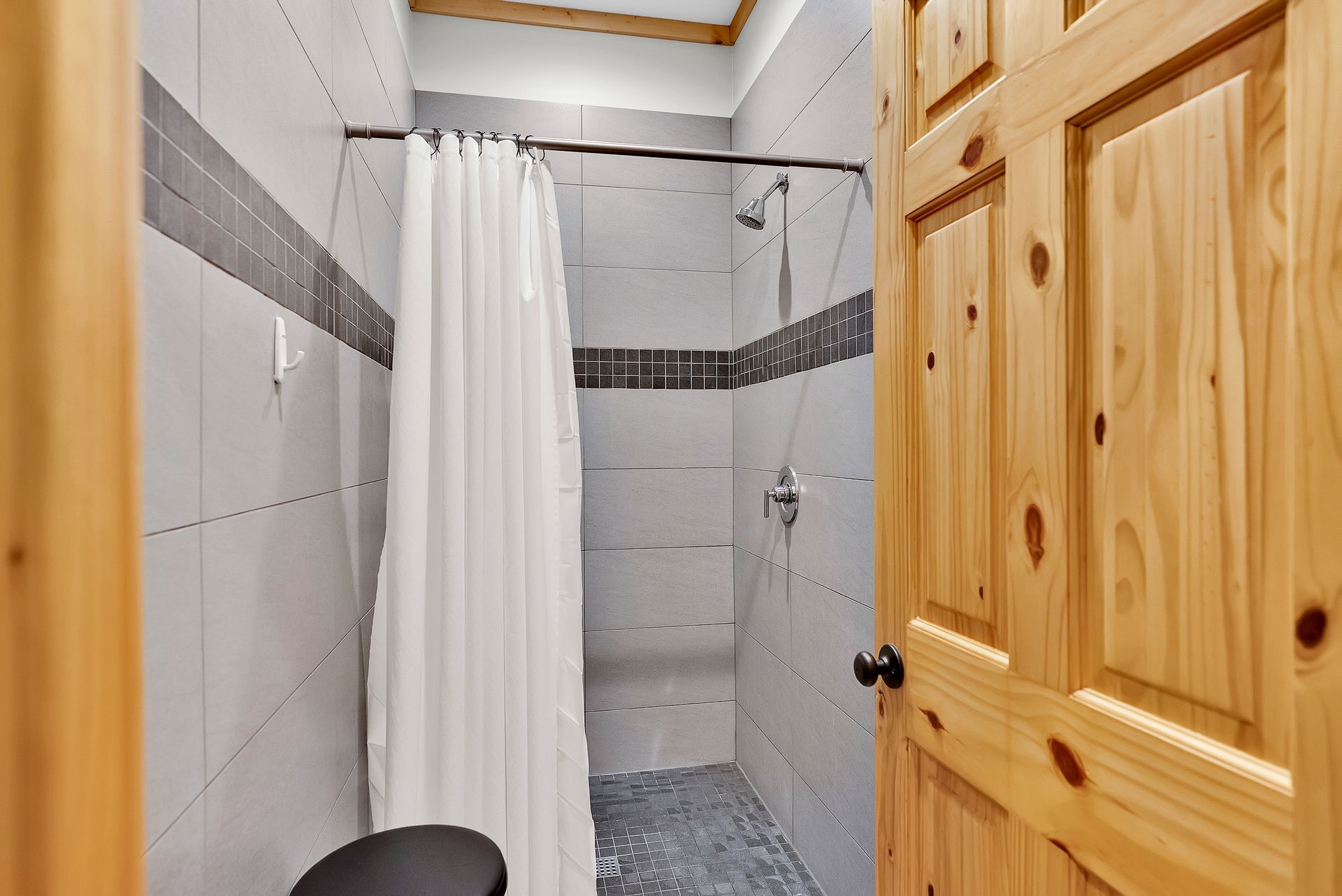 North Haven Campground in Bonners Ferry, Idaho bathhouse with mens and womens restrooms, showers and laundry room