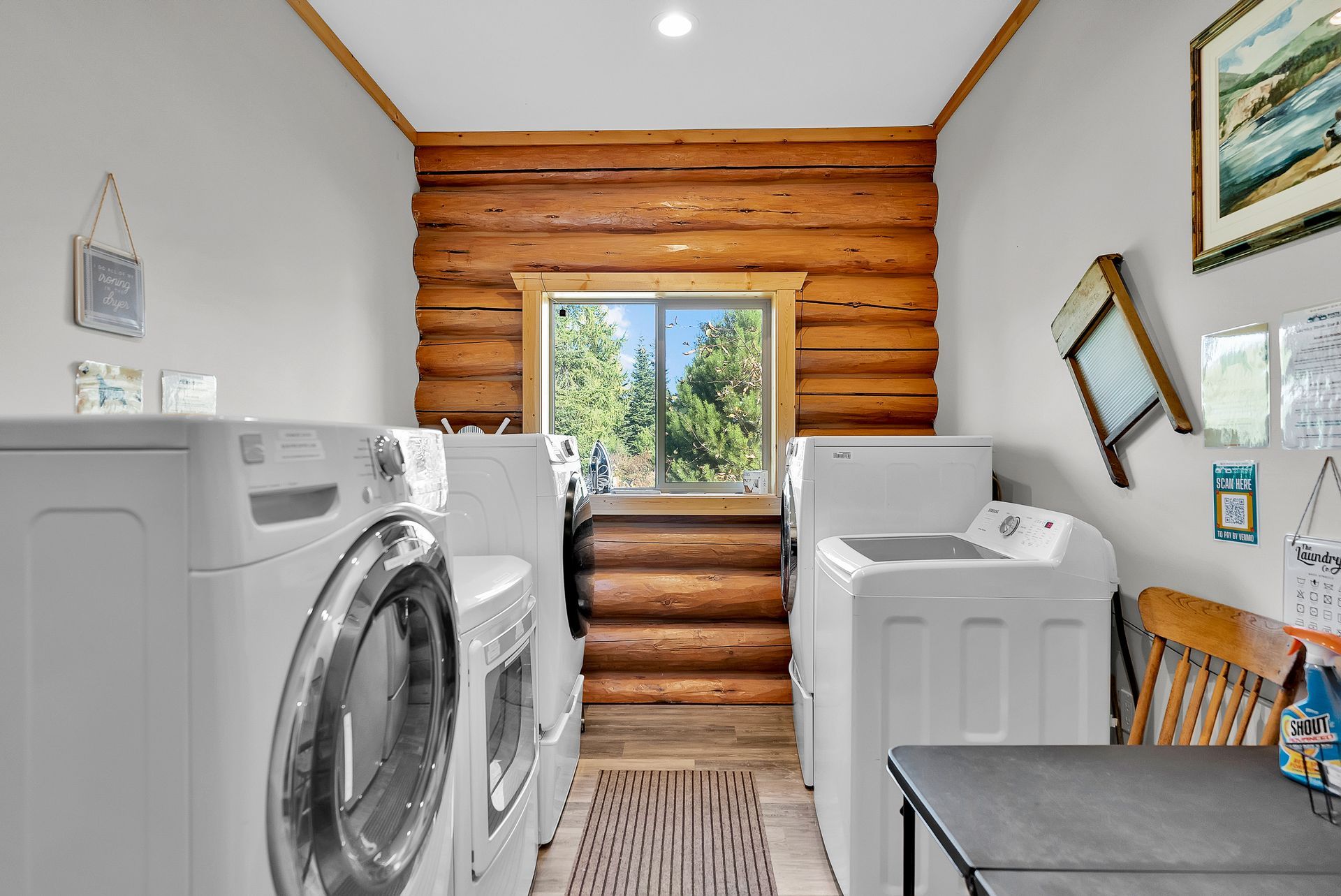 North Haven Campground in Bonners Ferry, Idaho bathhouse with mens and womens restrooms, showers and laundry room