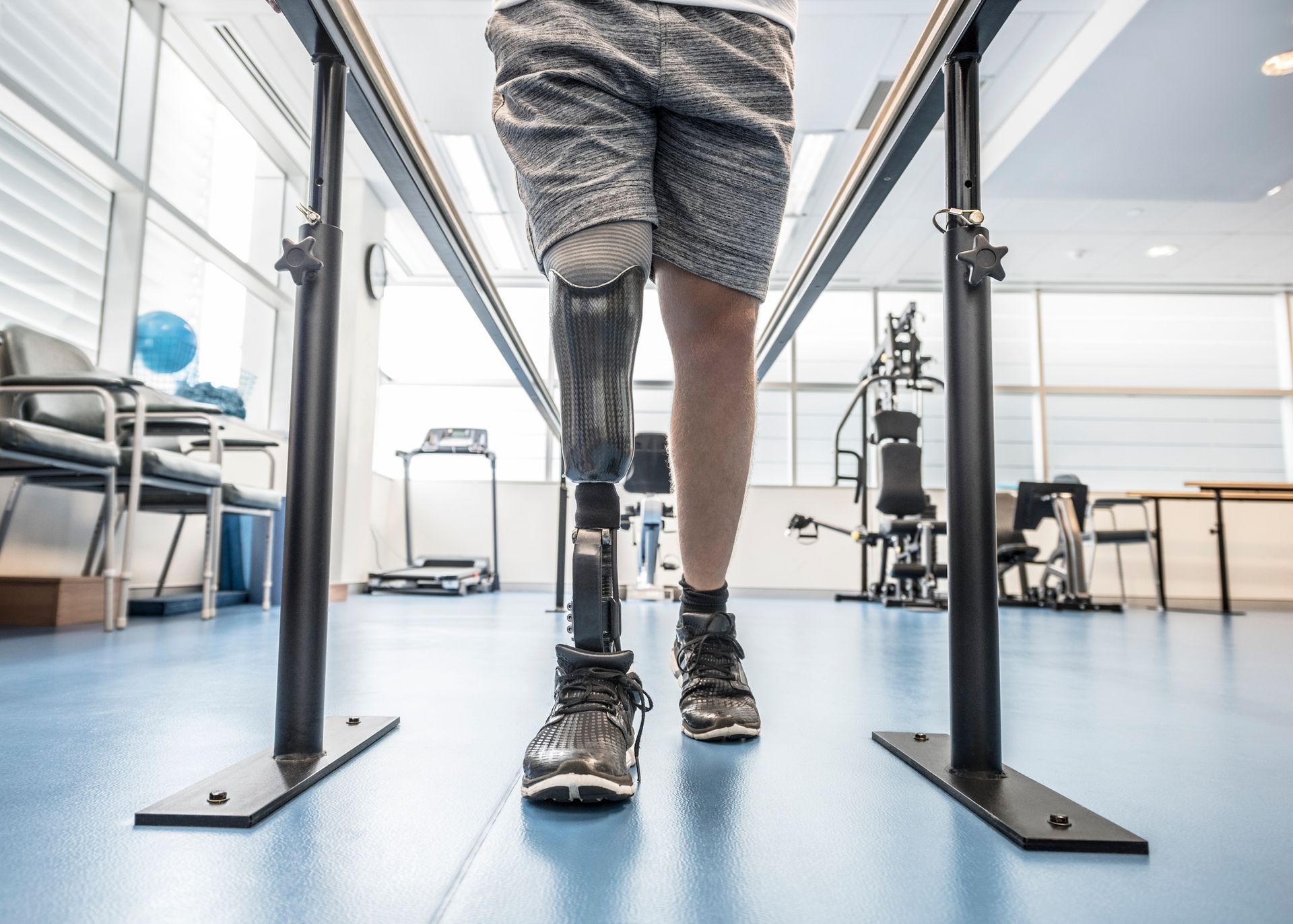 Physical Doctor Consulting Patient Knee Problems - Crystal River, FL - Kidder Orthopedic Laboratories