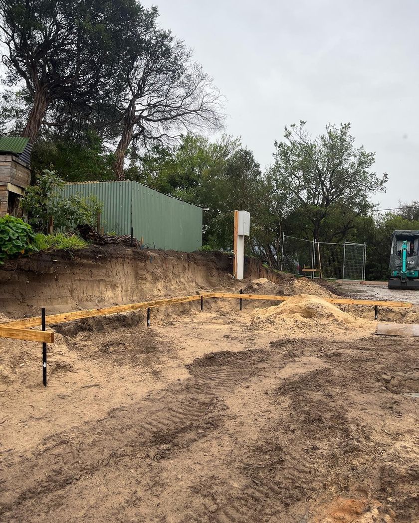 retaining wall construction during