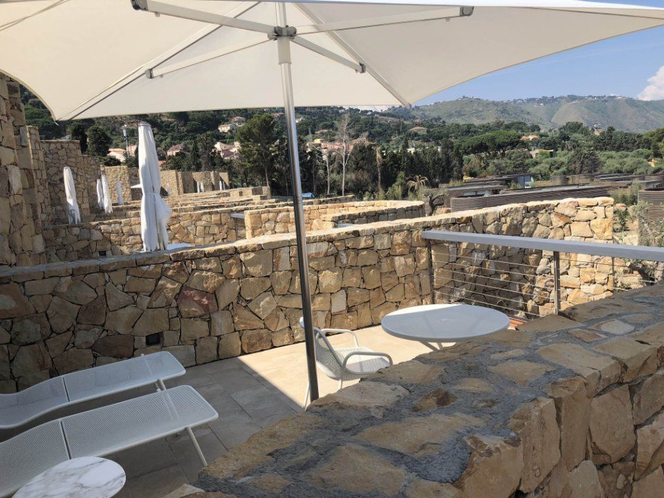 Muretto esterno in pietra