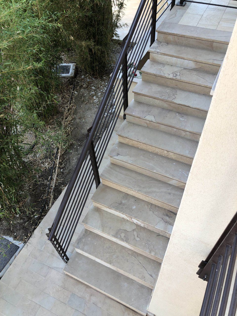 Scalinata esterna in pietra