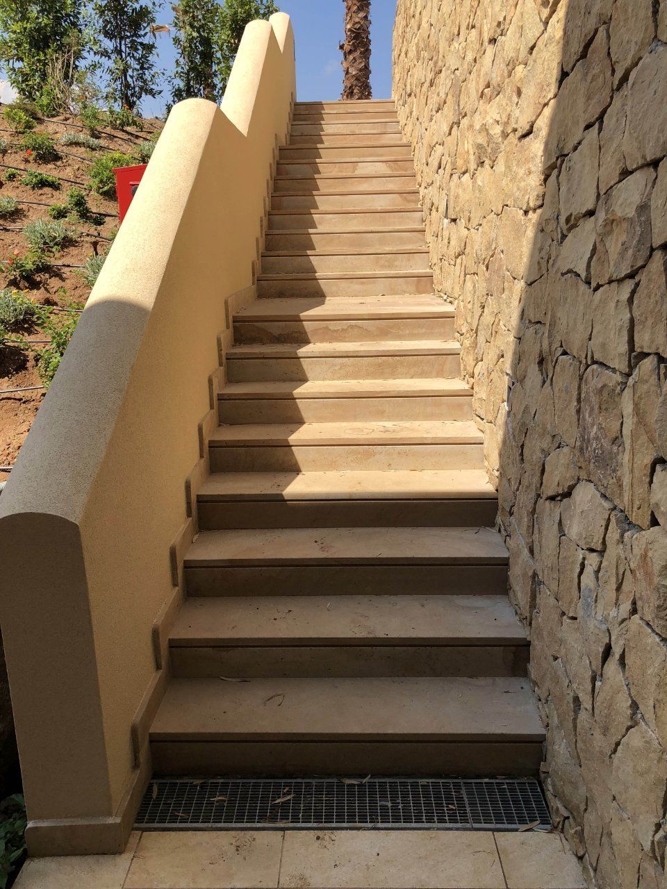 Realizzazione di gradinata esterna in pietra