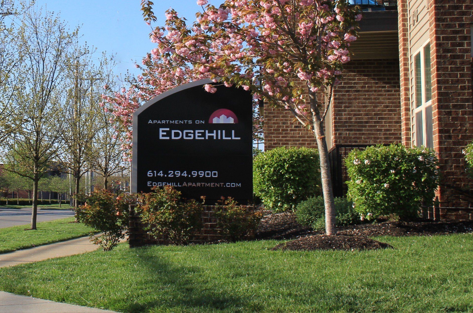 apartments on edge hill sign