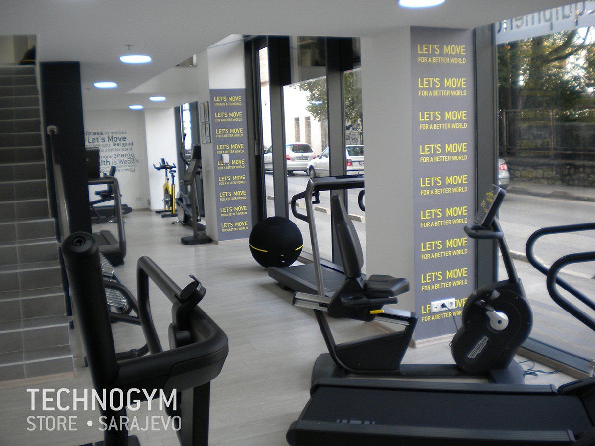 Teretana sa natpisom technogym store sarajevo