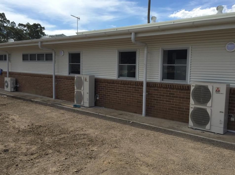 Air Conditioner Exhaust in a Residential Area β Gordon's Air Conditioning & Refrigeration Services in Caloundra, QLD