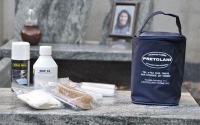Materiali per la pulizia di lapidi