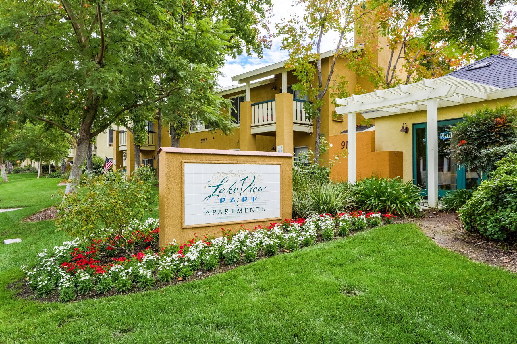 Lake View  Park Apartments