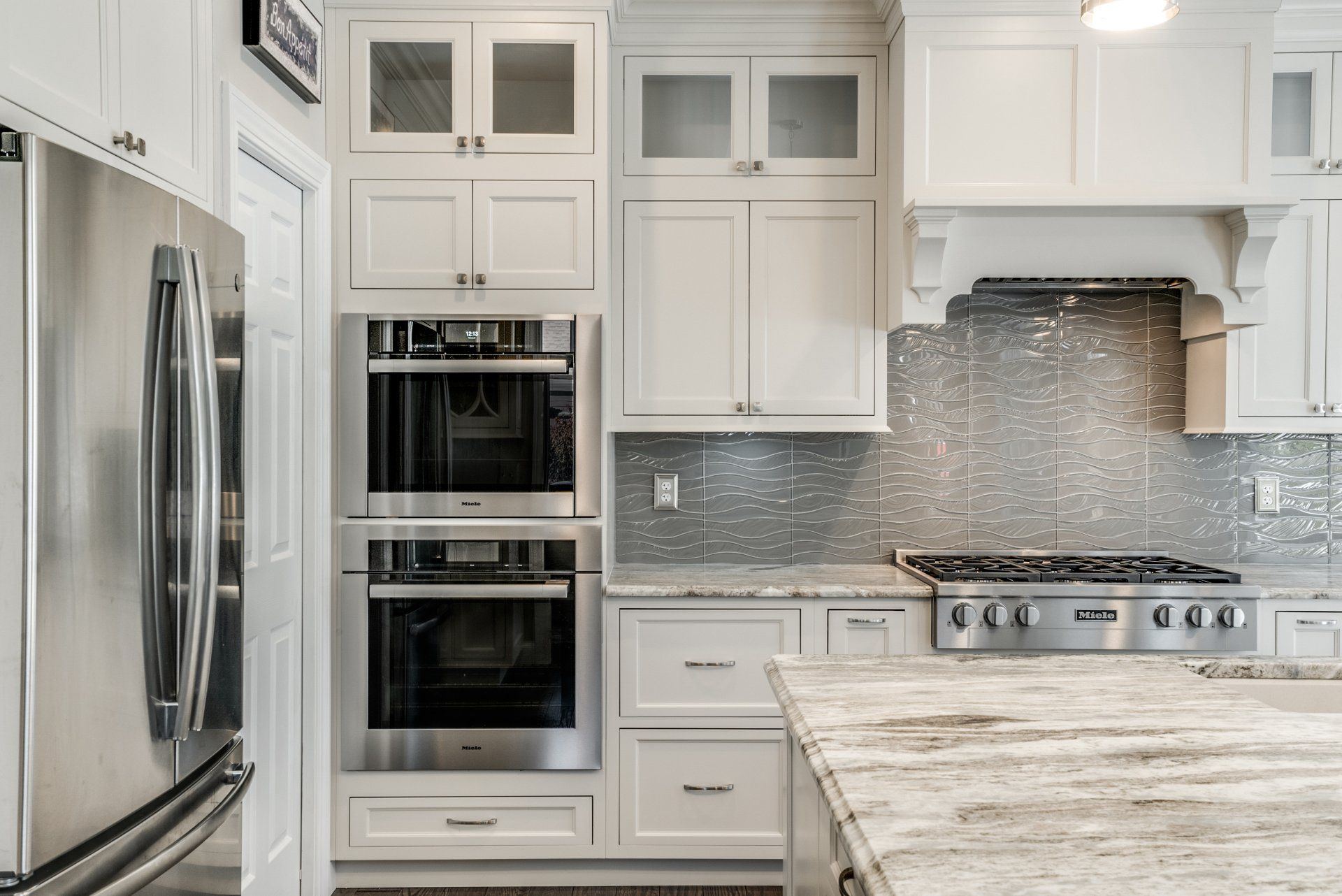 CLASSIC WHITE KITCHEN