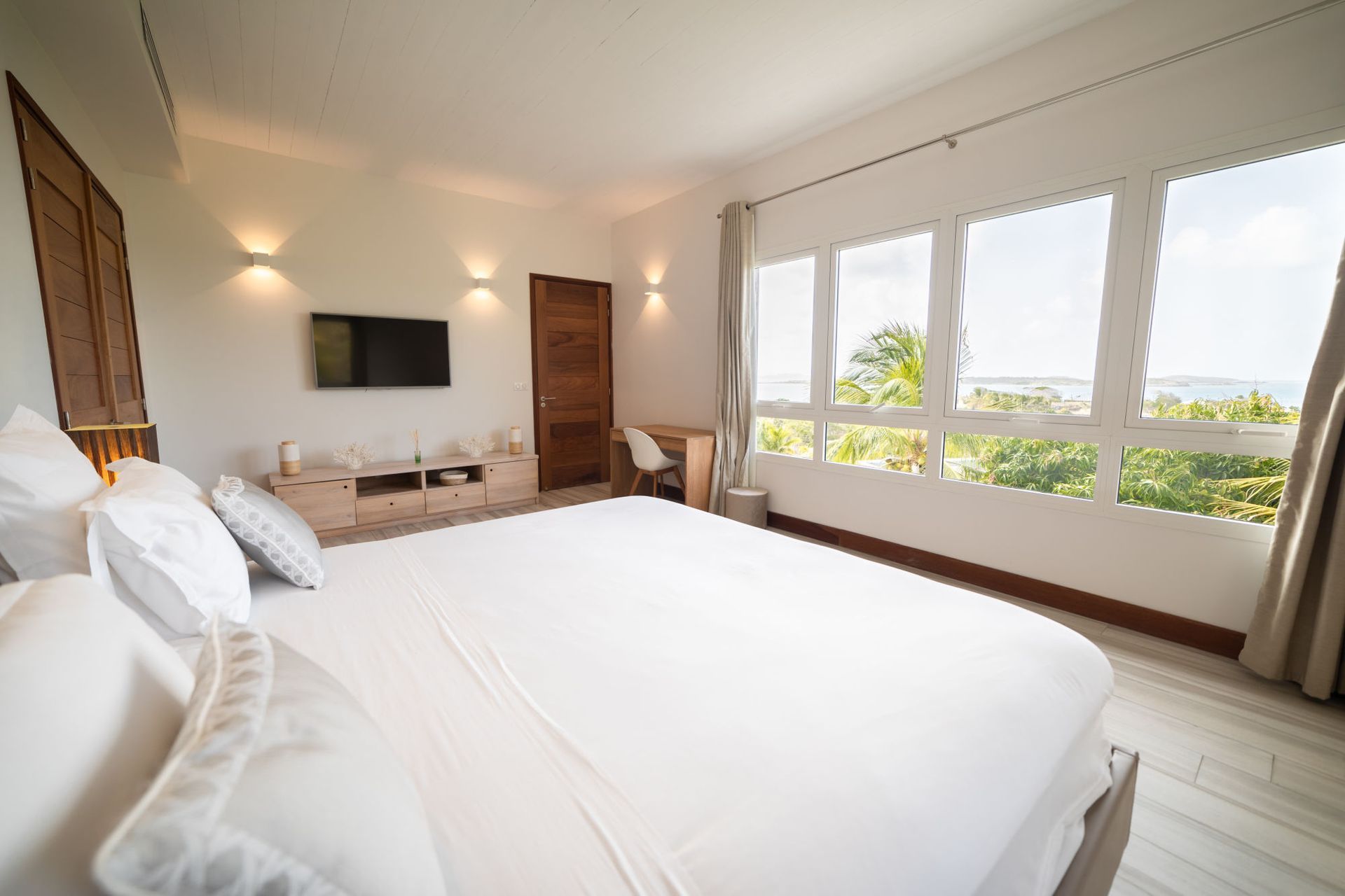 VILLA CORALIE - ROOMS - VIEW 2