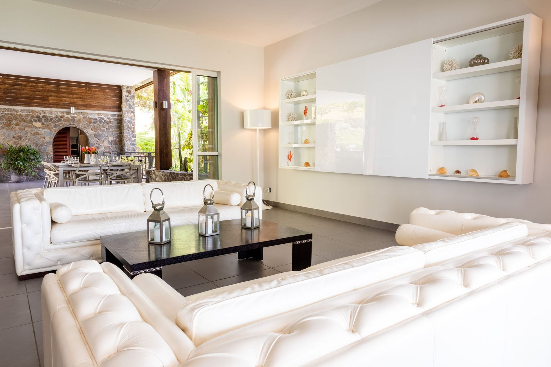 VILLA ISABELLE - LIVING ROOMS - VIEW 2