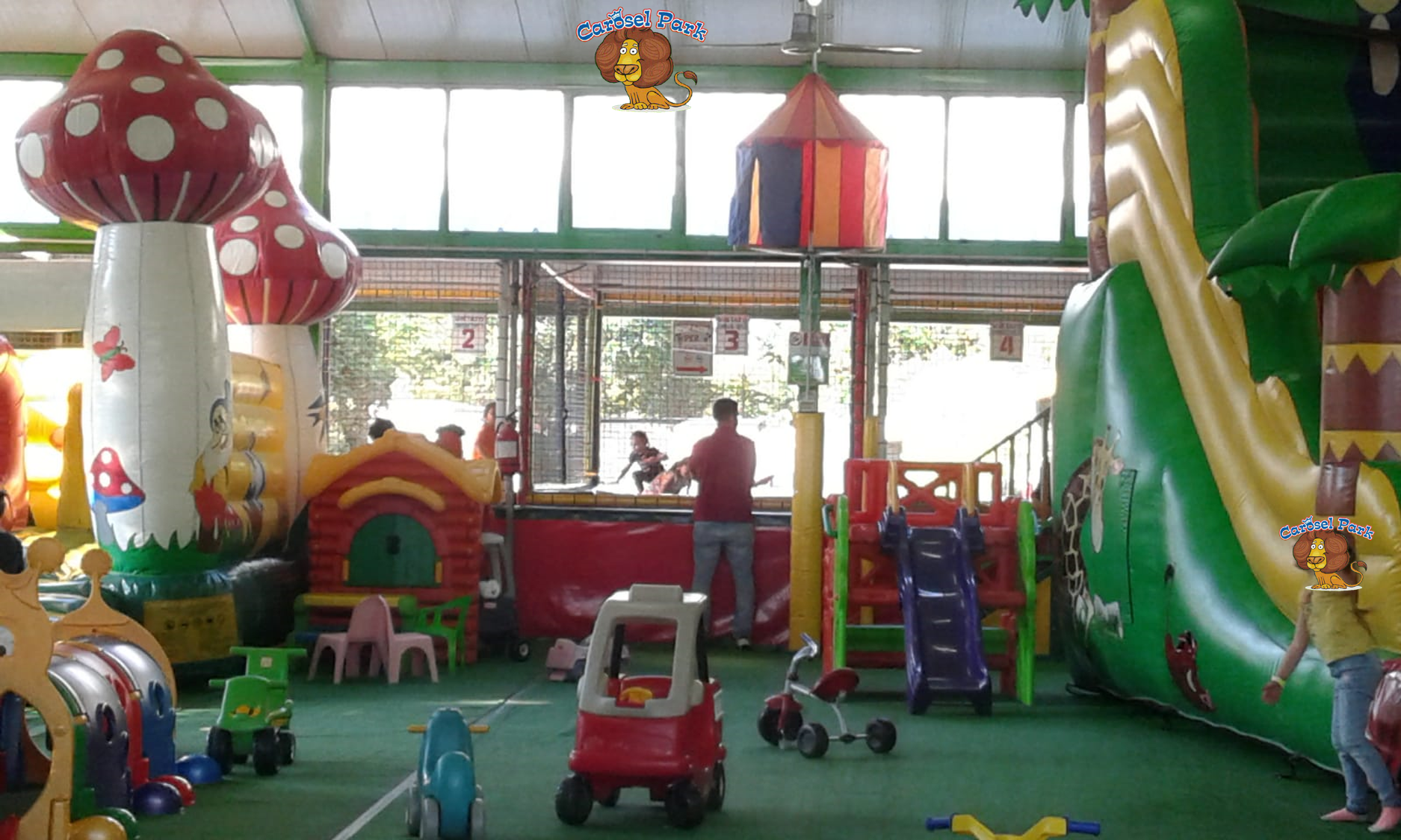 Carosel Park Roma: area riscaldata di parco giochi per bambini dai 3 agli 8 anni