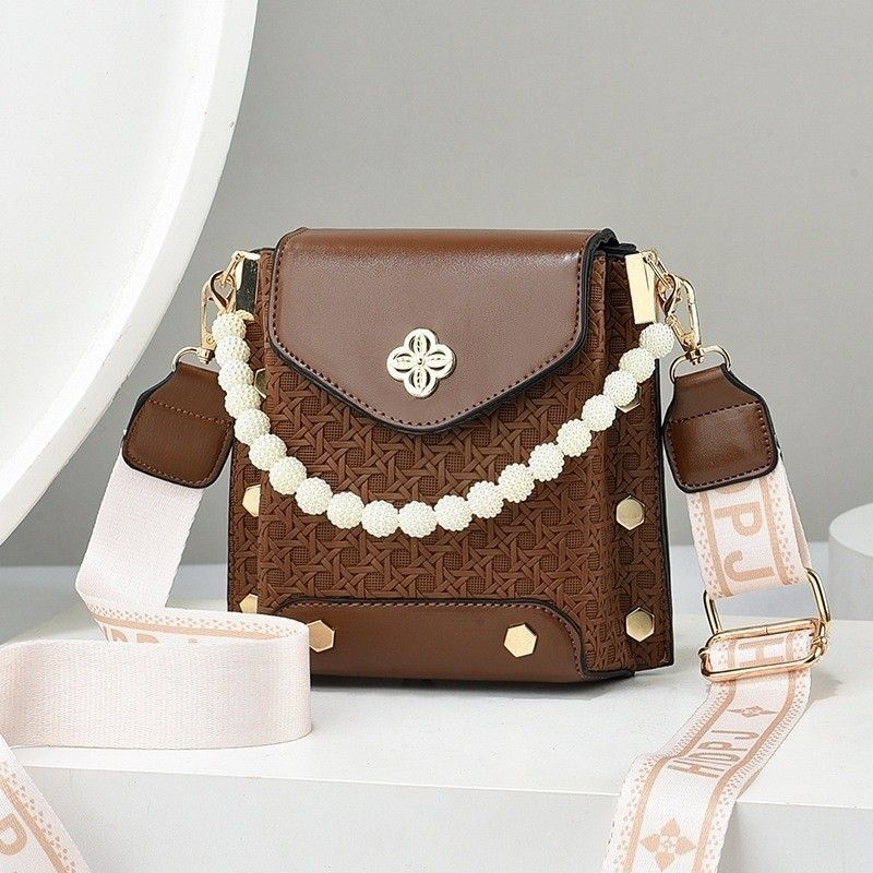 質感系珍珠鏈單肩編織手機包