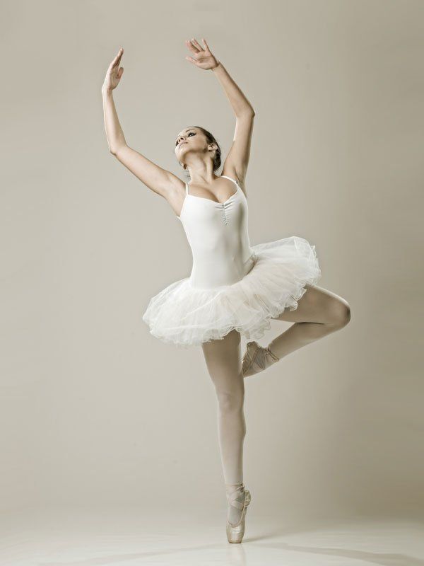 Portrait of the Ballerina in Ballet Pose — Port Stephens — Robyn Yvette Dance Centre