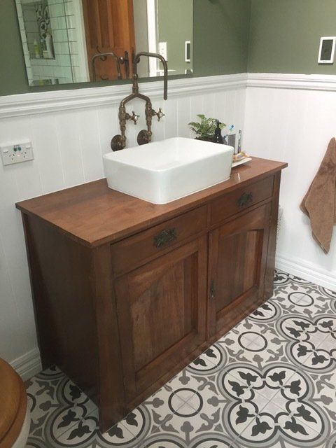 rjb-plumbing-image-of-a-vanity