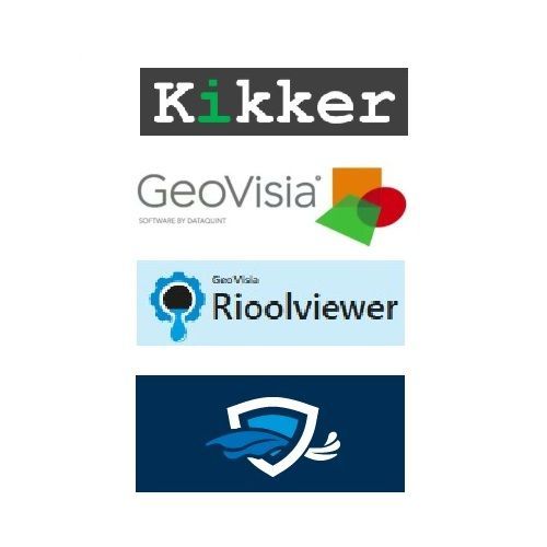 Een man met een gele helm loopt door een donkere tunnel