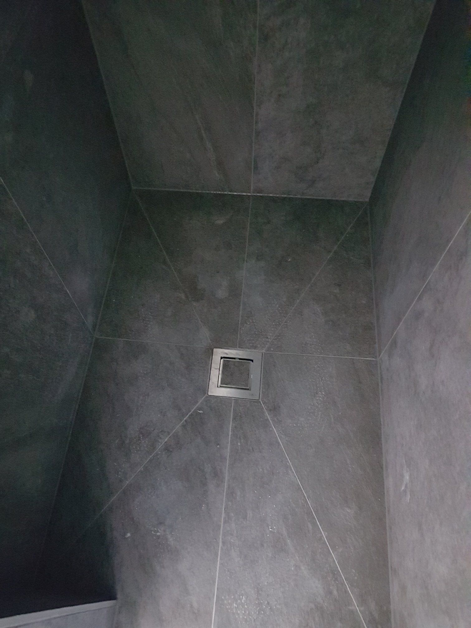 Sienų ir grindų apdailos įrengimas