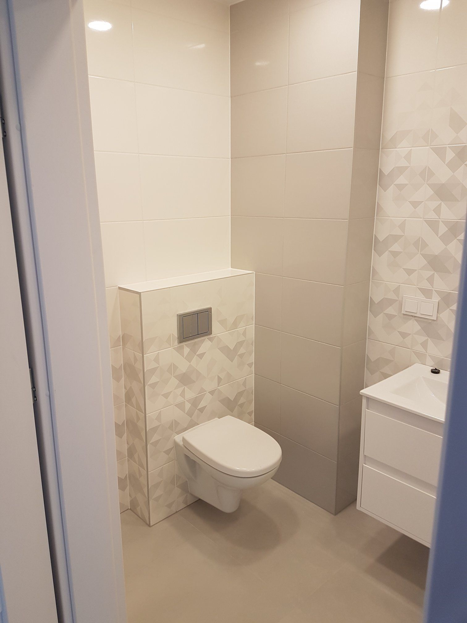 Elektros instaliacijos, santechnikos ir apdailos darbai