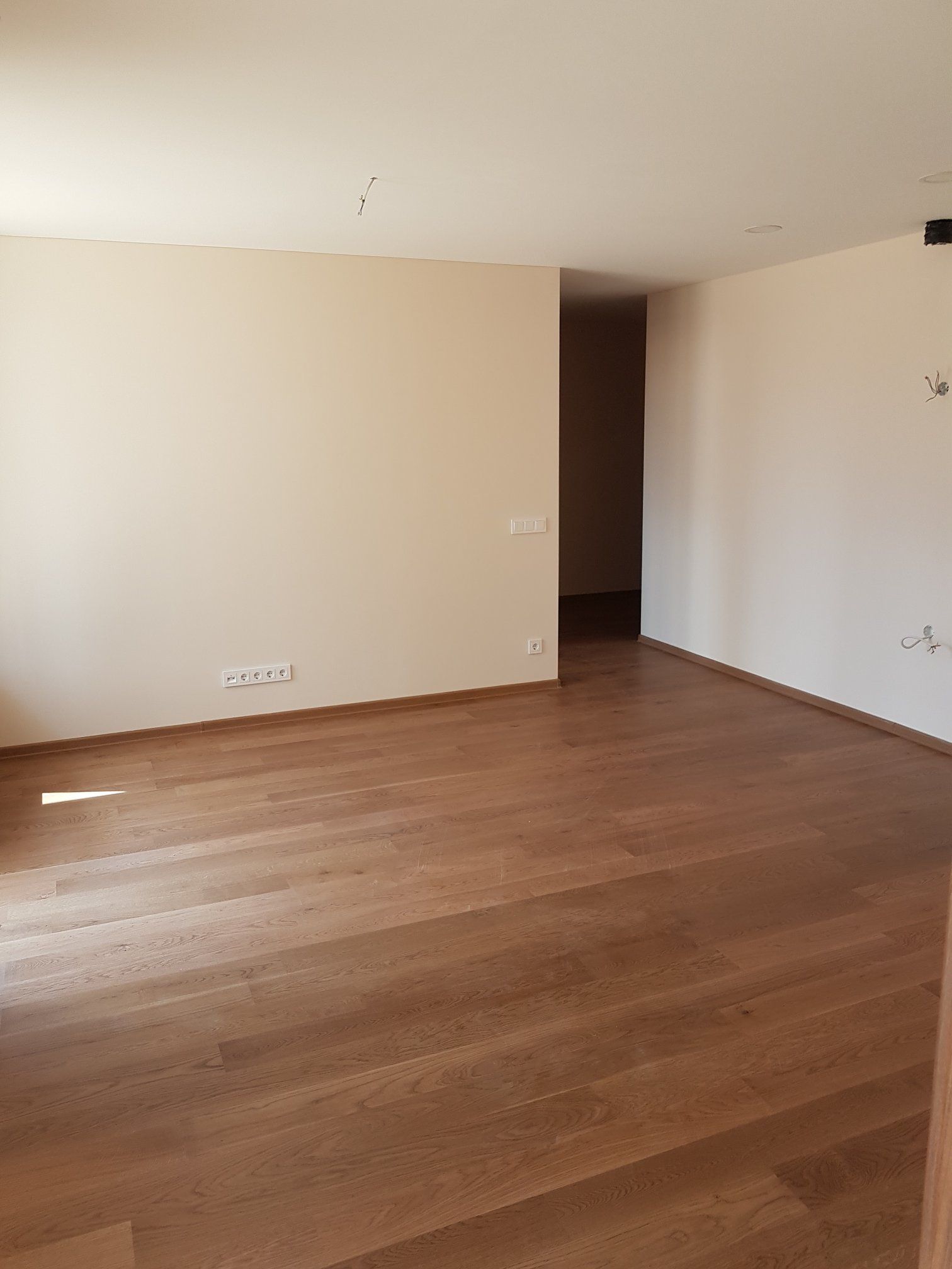 Elektros instaliacijos, santechnikos ir apdailos darbai