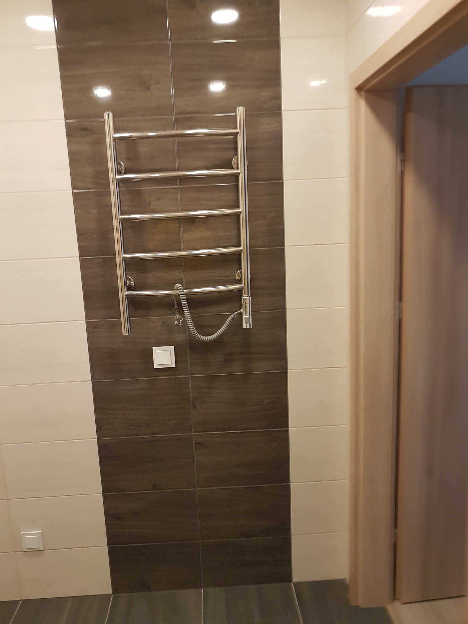 Elektros instaliacijos, santechnikos ir apdailos darbai