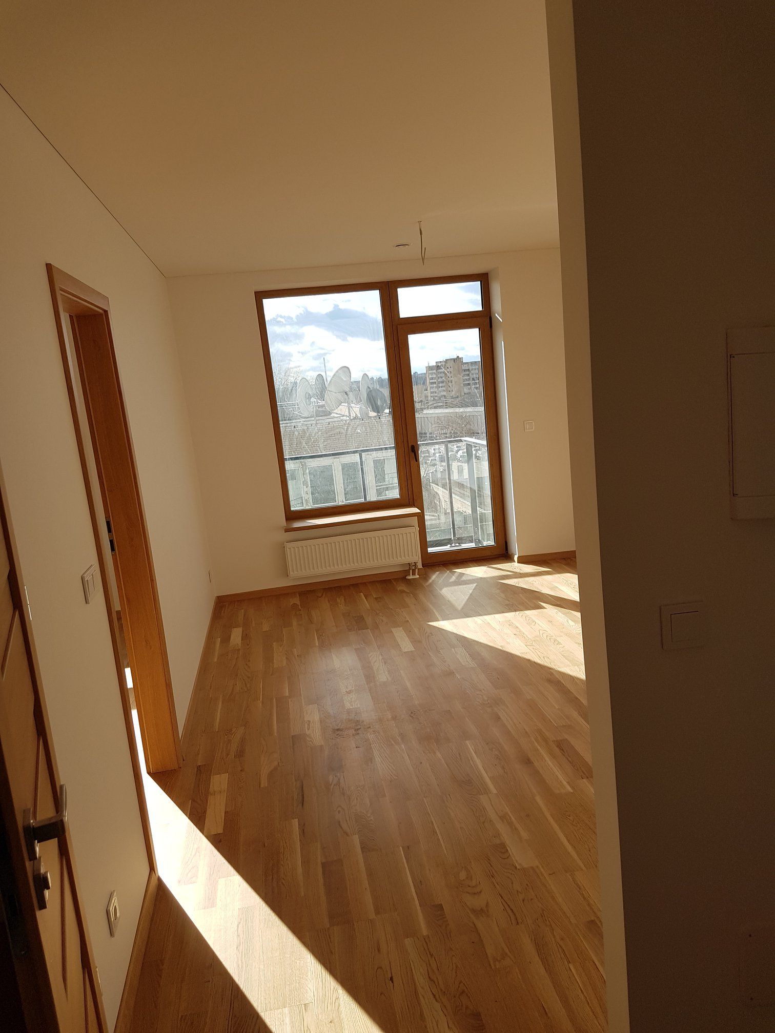 Elektros instaliacijos, santechnikos ir apdailos darbai