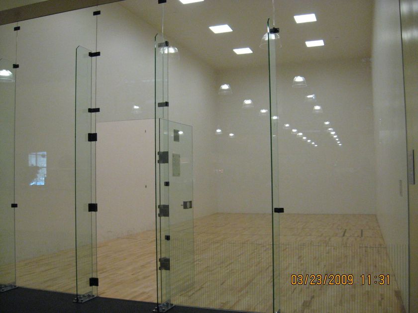 A photo of a squash court