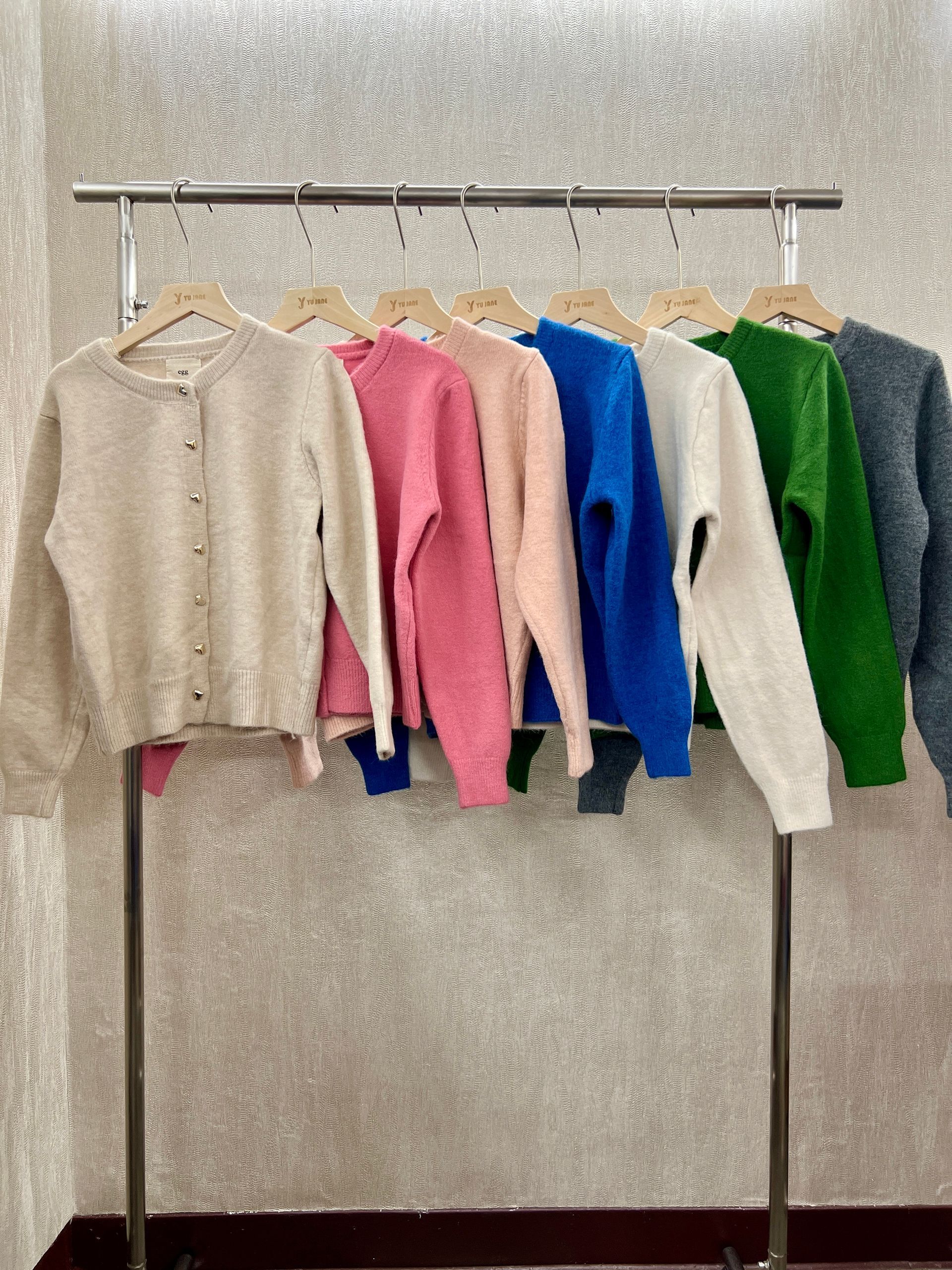 雲朵奶油柔軟毛衣