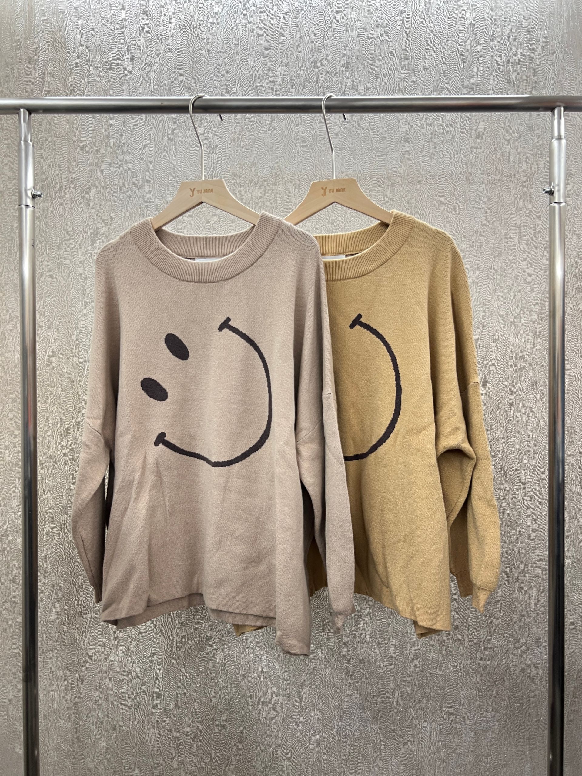 內刷毛微笑大學T