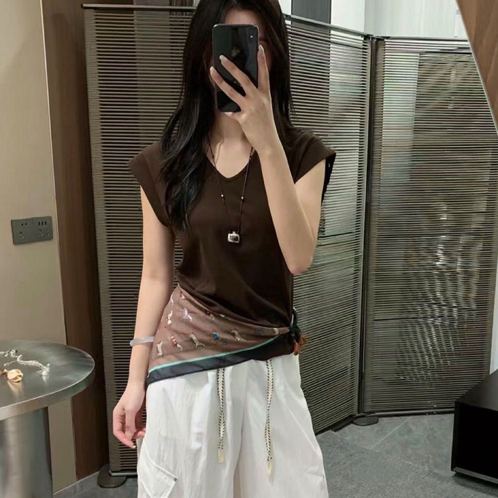 氣質百搭上衣+造型絲巾