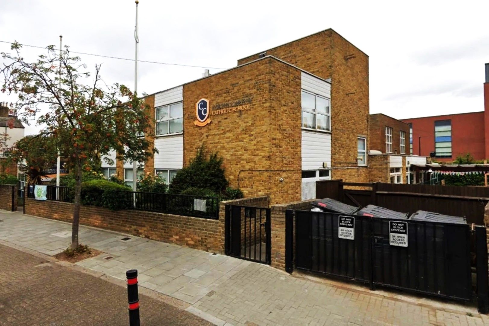 LAMBETH SCHOOL CRUMBLING