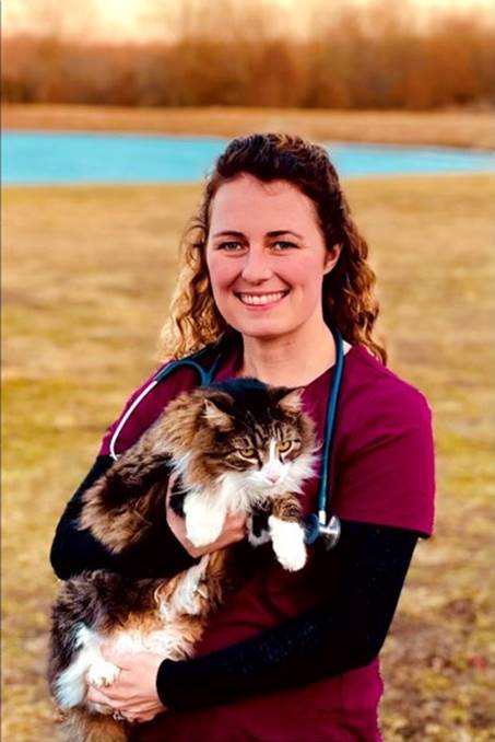 Dr. Hollie Dennis D.V.M. — Columbia, MO — Noah's Ark Animal Hospital & Bird Clinic