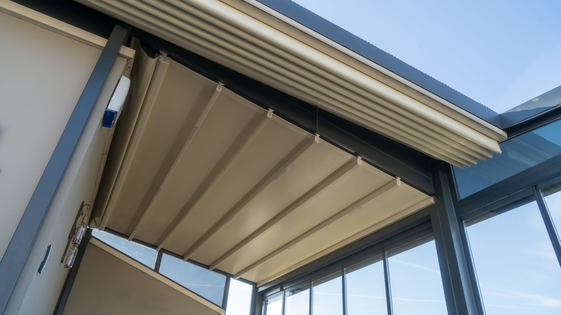 Pros and Cons of Canopy Awnings