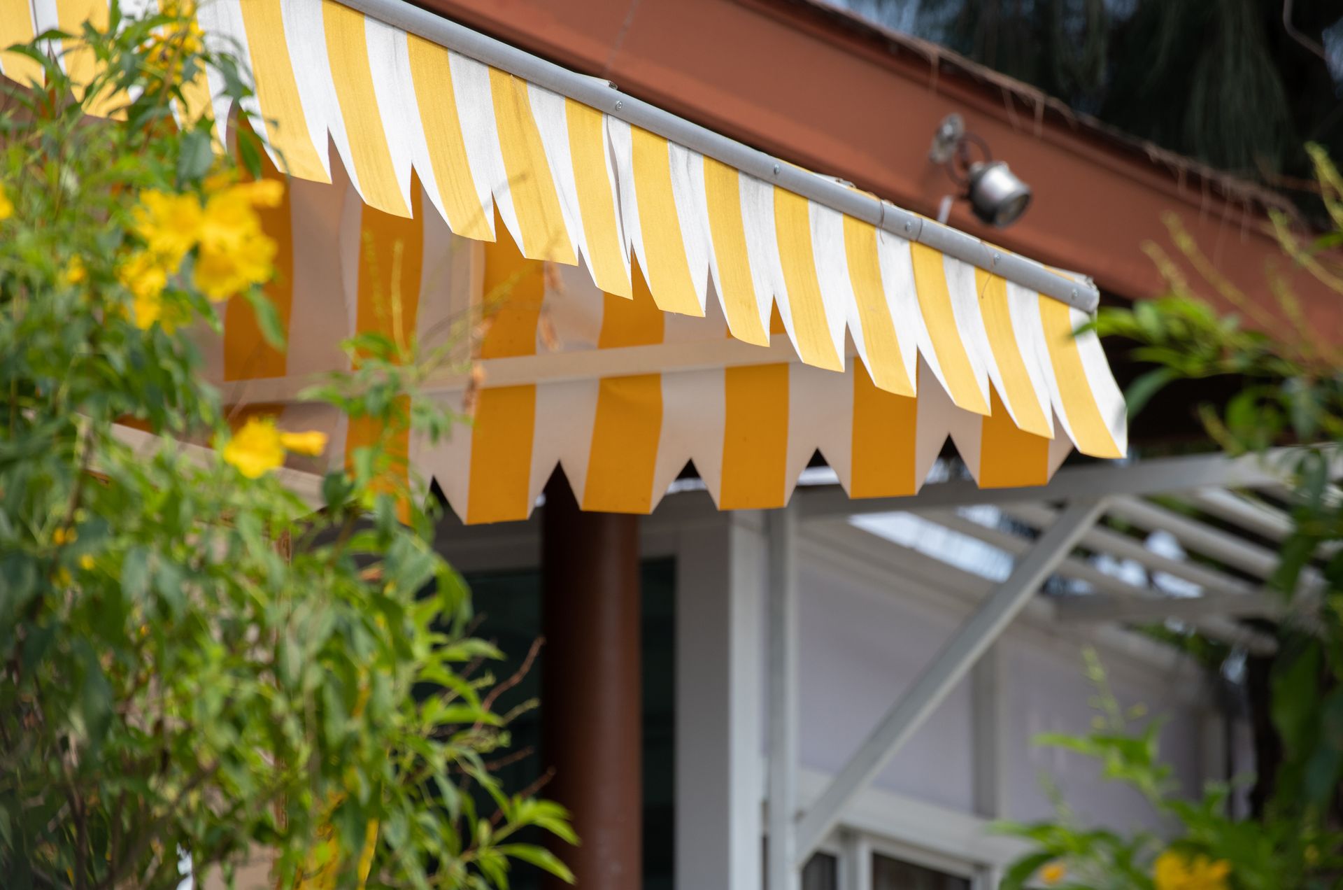 Retro Look in Your Home with Awnings