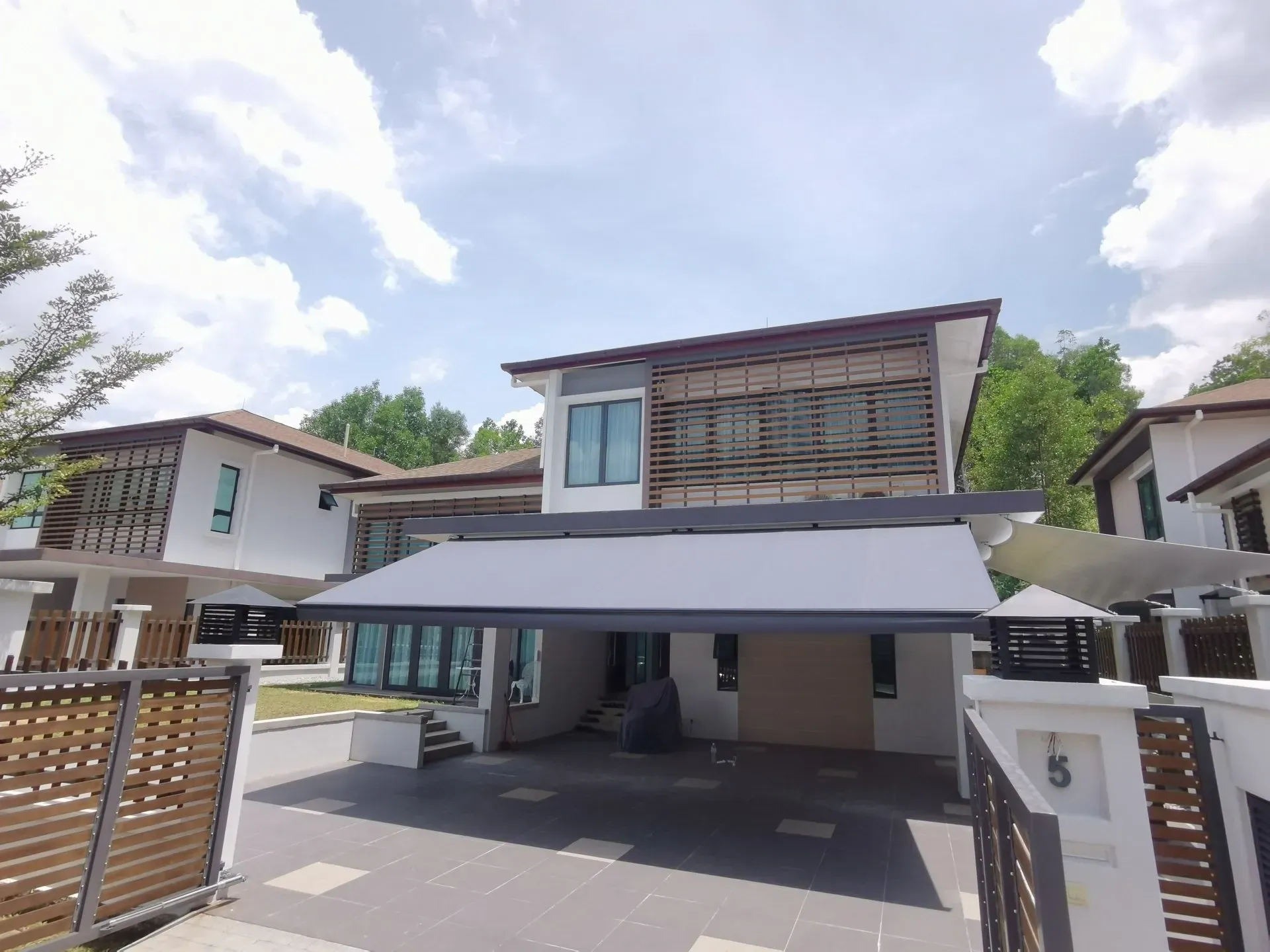 Roof Awning Repair Service Company