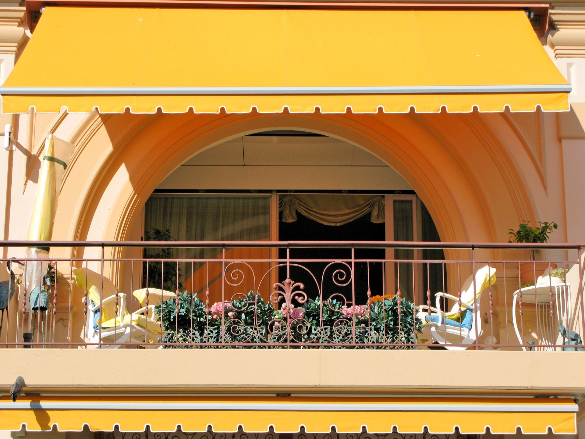The Colour Of Awning Affect Your Business