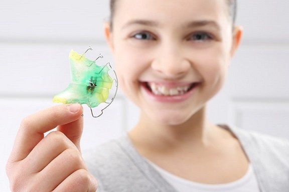 ortopedia maxilofacial Cali. También llamada ortopedia maxilar u  ortodoncia preventiva.