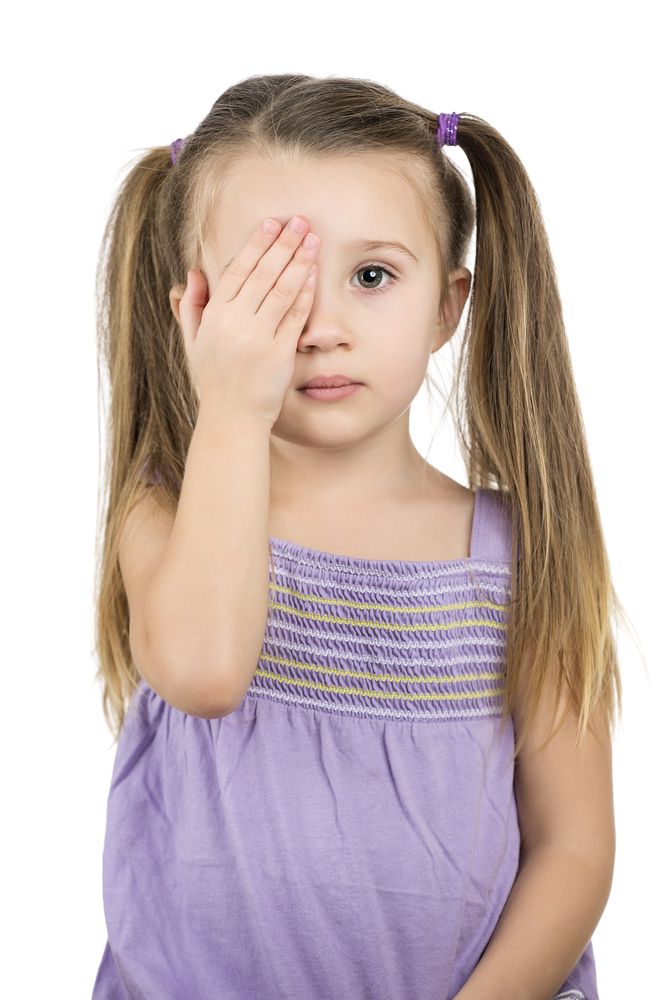 Little Girl Covering Right Eye - Optometrist Expert Care in Coconut Grove, NT
