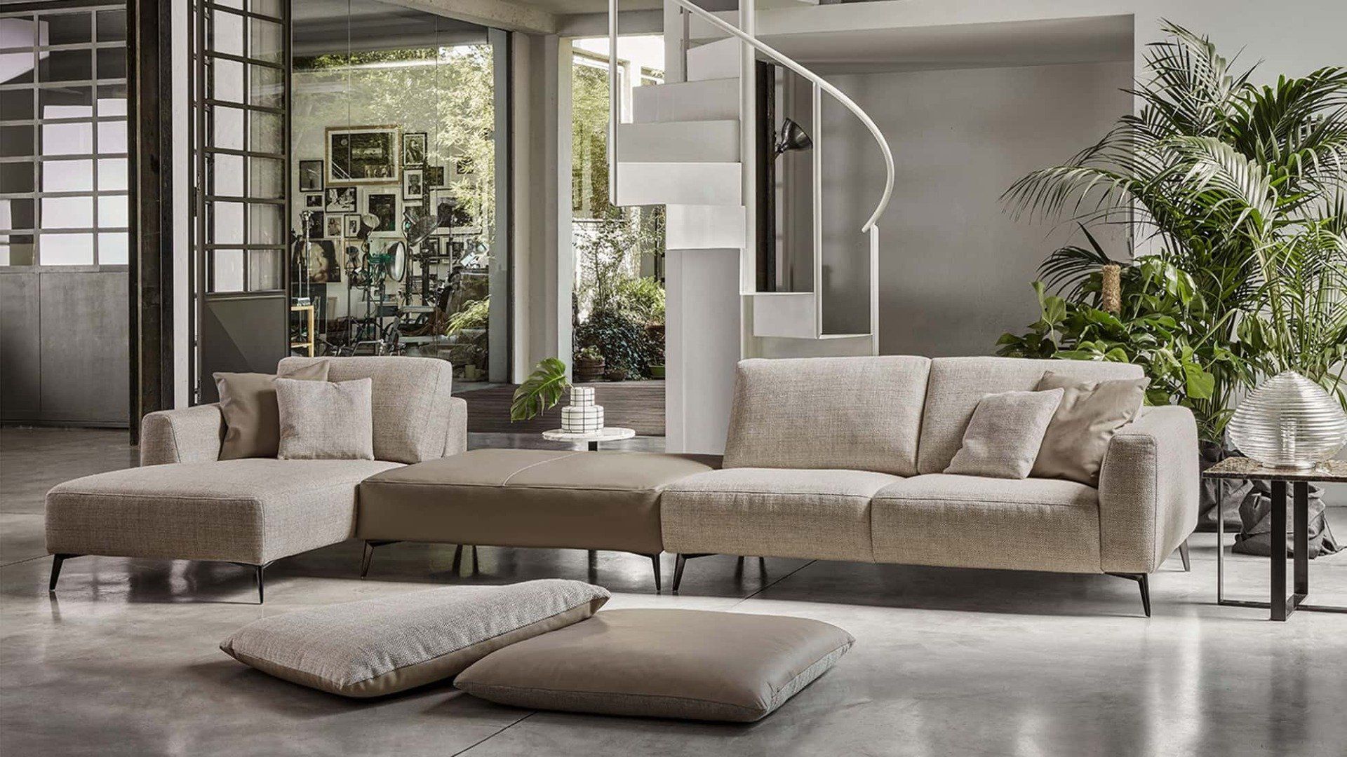 divano in  alcantara