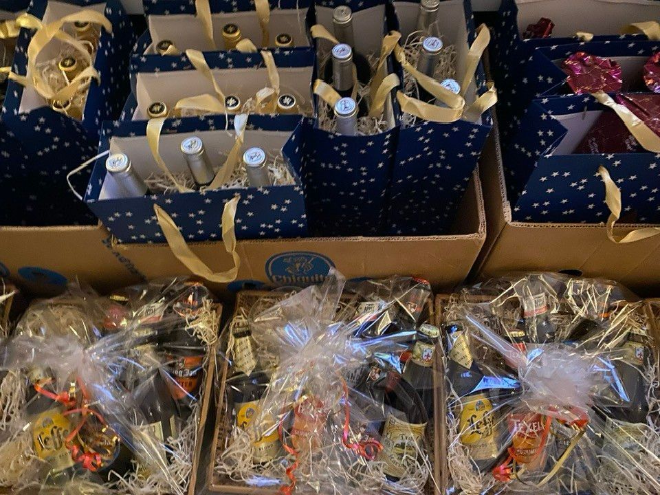 Diverse cadeau verpakkingen op uw verzoek. vanaf 10,00 euro